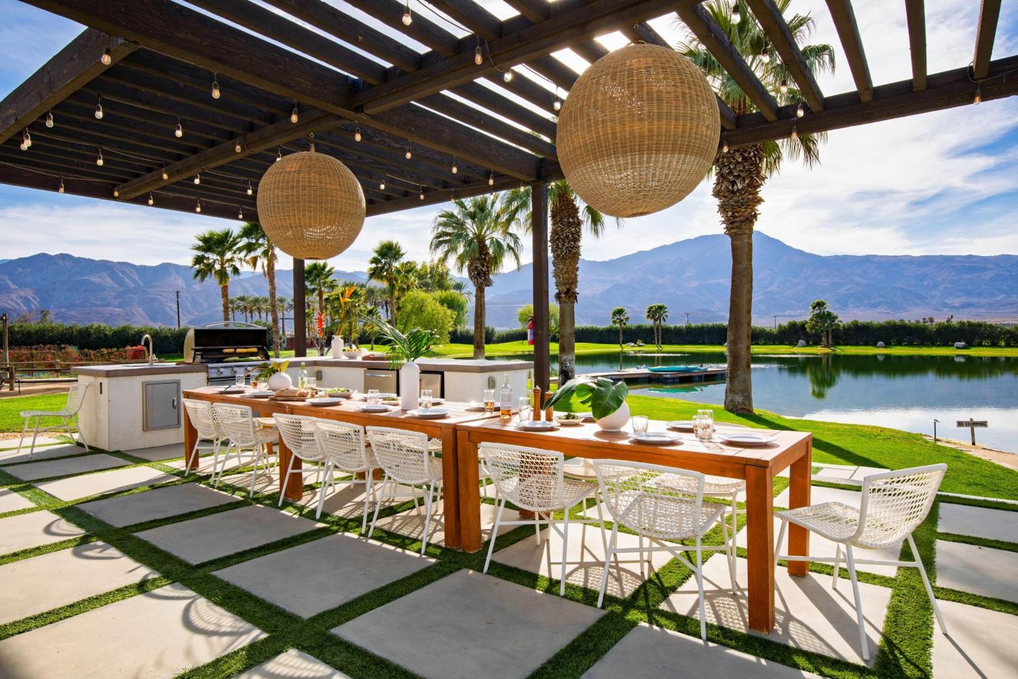 Buena Vista By Avantstay Massive Outdoor Oasis W Pool Spa Firepit La Quinta Exterior foto