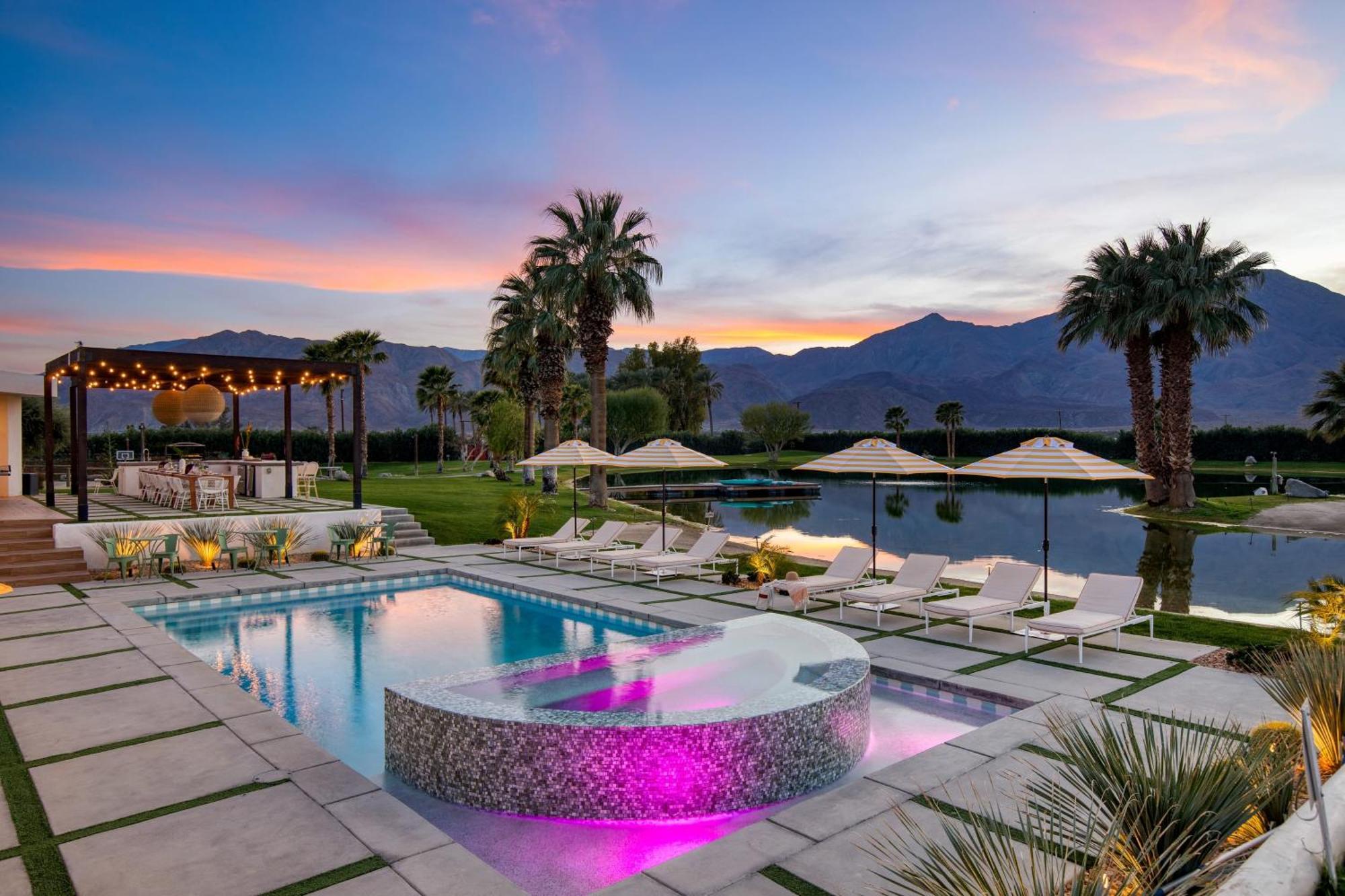 Buena Vista By Avantstay Massive Outdoor Oasis W Pool Spa Firepit La Quinta Exterior foto
